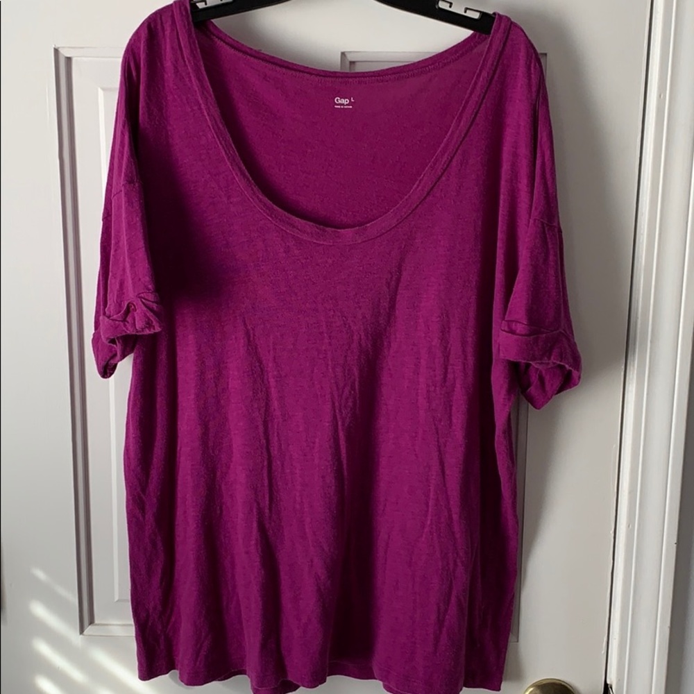 GAP Scoop Neck Short Sleeve Tee in Deep Magenta